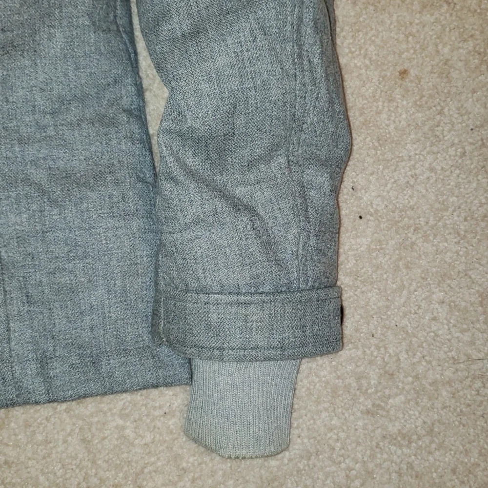 Burberry hooded winter coat. - Picture 11 of 13